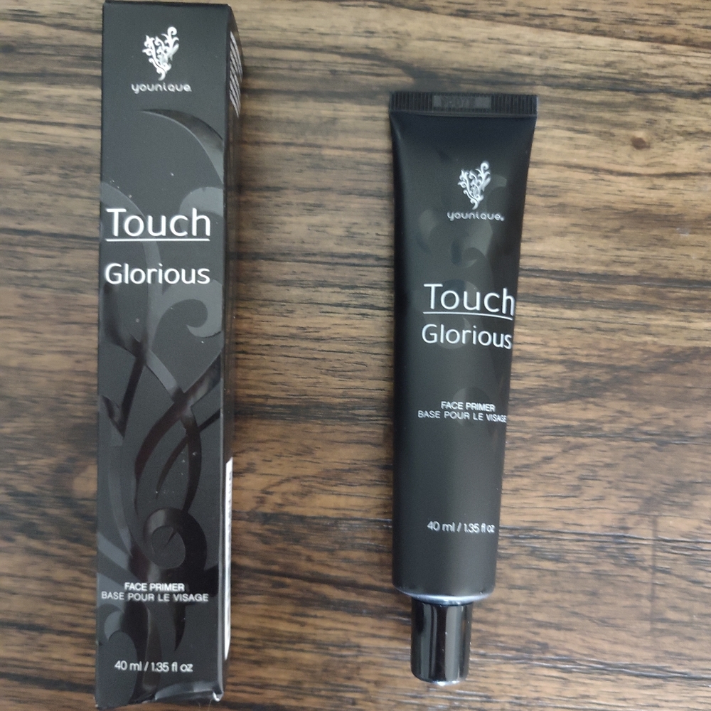 Touch Glorious Younique Face Primer